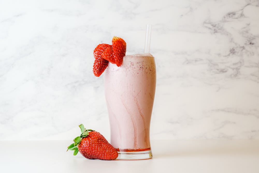ευκολες συνταγες για smoothie με γιαουρτι φραουλα σοκολατα