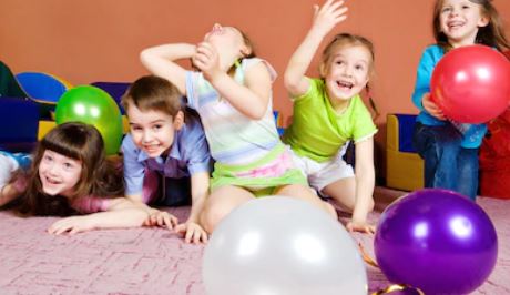 Παιχνίδια με μπαλόνια !